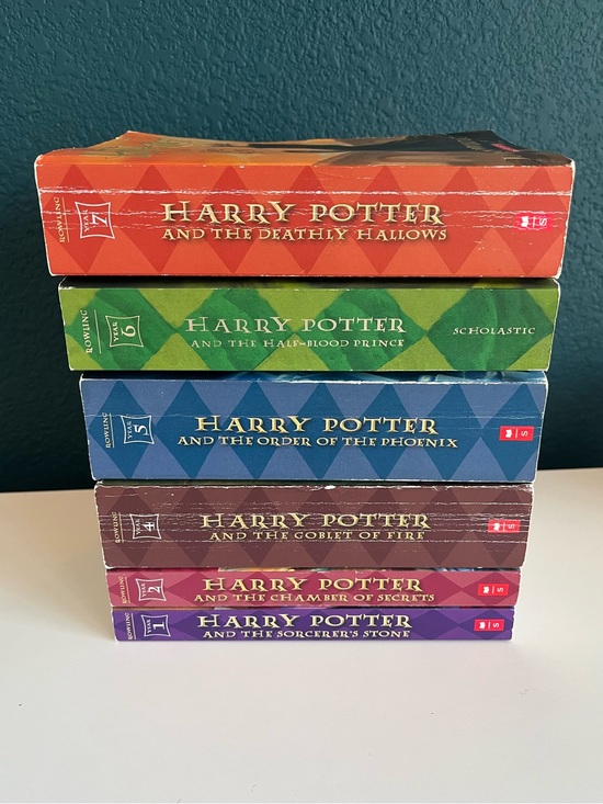 Wizarding World Of Harry Potter Other - Harry Potter The Complete Series Books 1-7 Scholastic Paperback Set J.K. Rowling